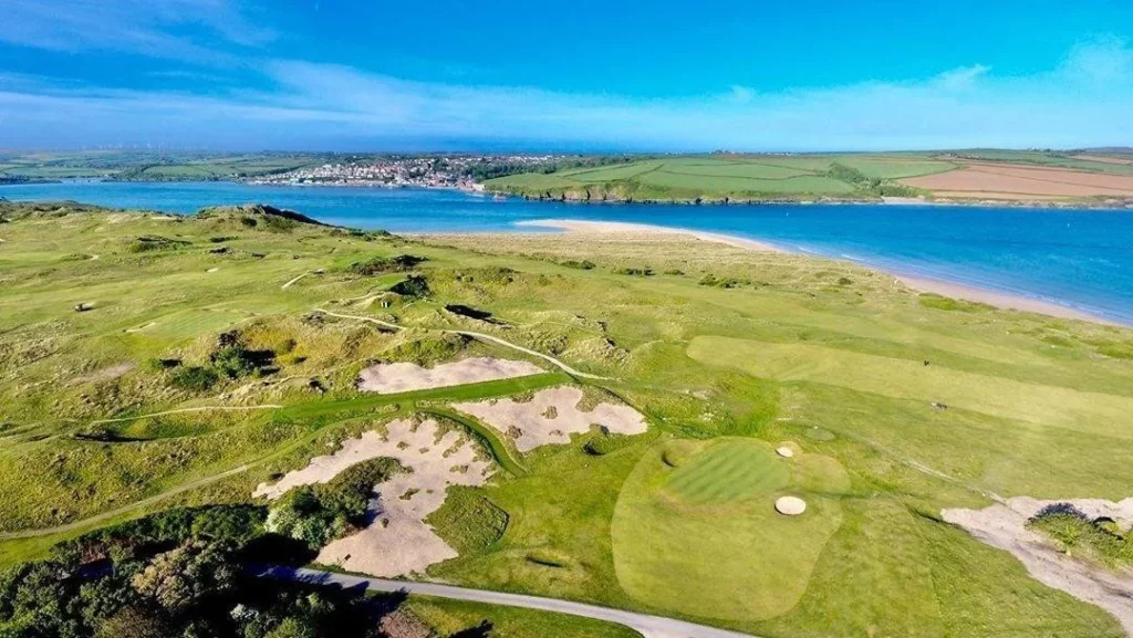 Birdseye view of the Golf course. The Golf Course and surrounding areas, including the sea.